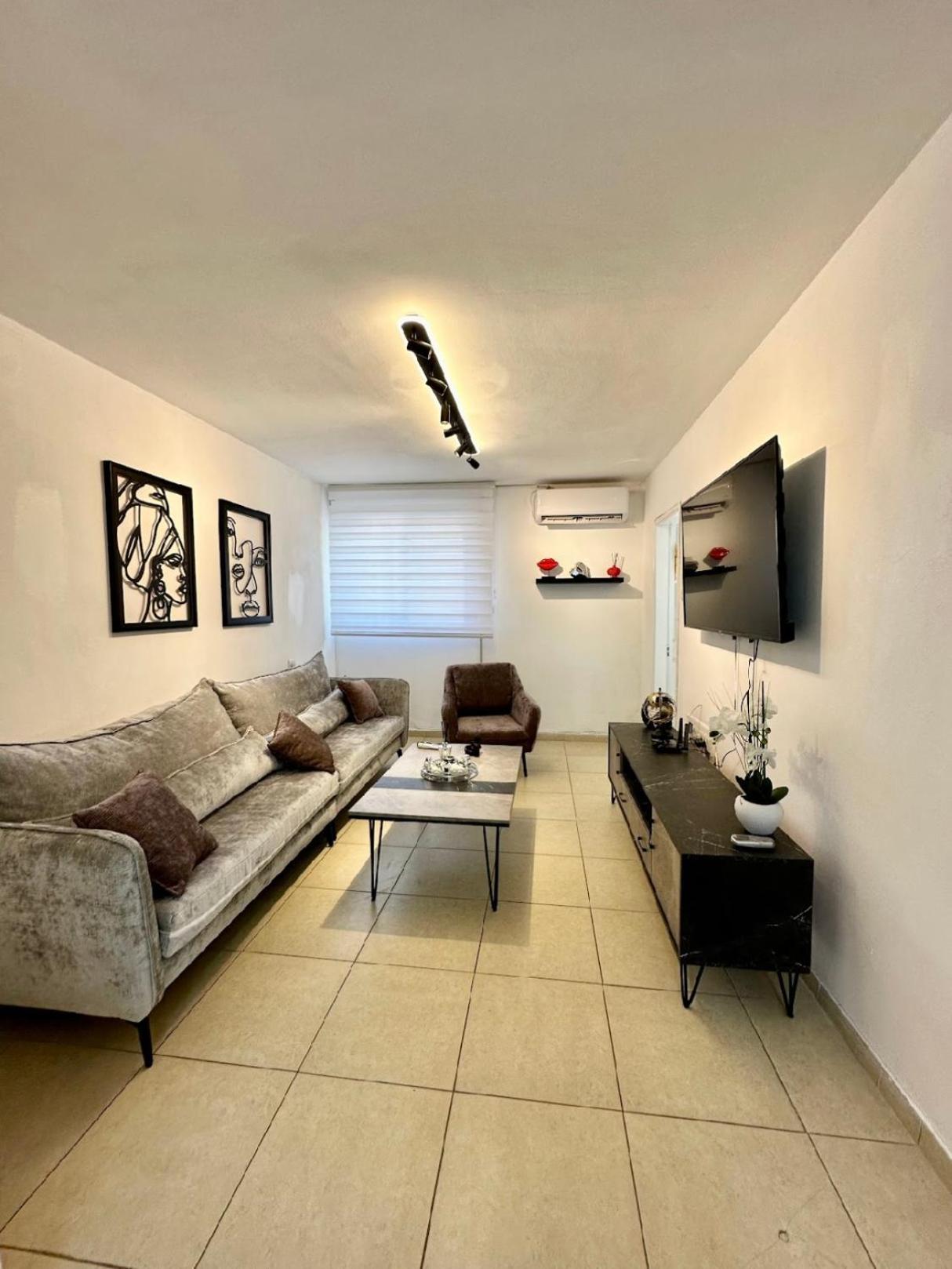 שבטי ישראל - דירת בוטיק Lägenhet Haifa Exteriör bild